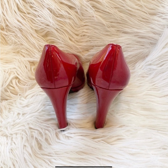 Stuart Weitzman HOT HOT HOLIDAY Shoes - Picture 2 of 4